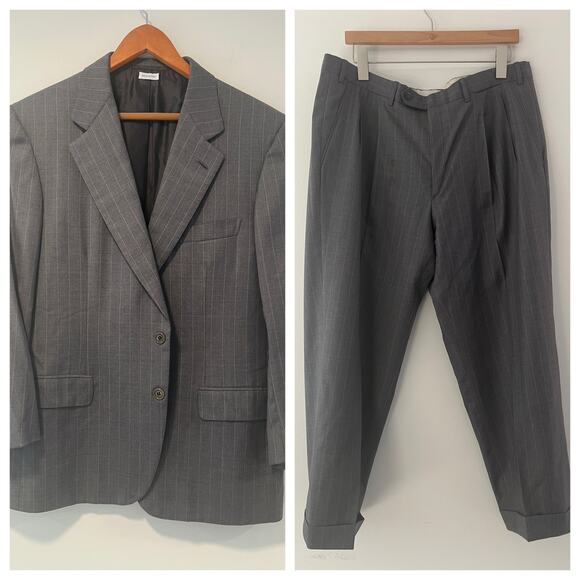 Brioni Pinstripe 2 Piece Wool Suit Charcoal Gray Made in Italy Size 44 38 US - Picture 1 of 12